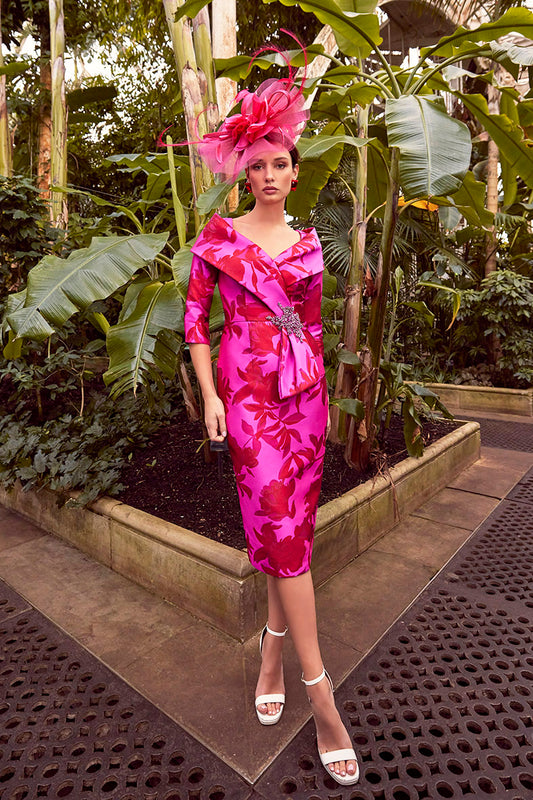 Veni Infantino 992364 Fuchsia Red Dress
An elegant print Mikado fitted dress with 3/4 sleeves.